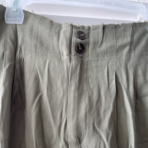 Sans Souci Green Pleat Wide Raw Edge Pant - Picture 3 of 8